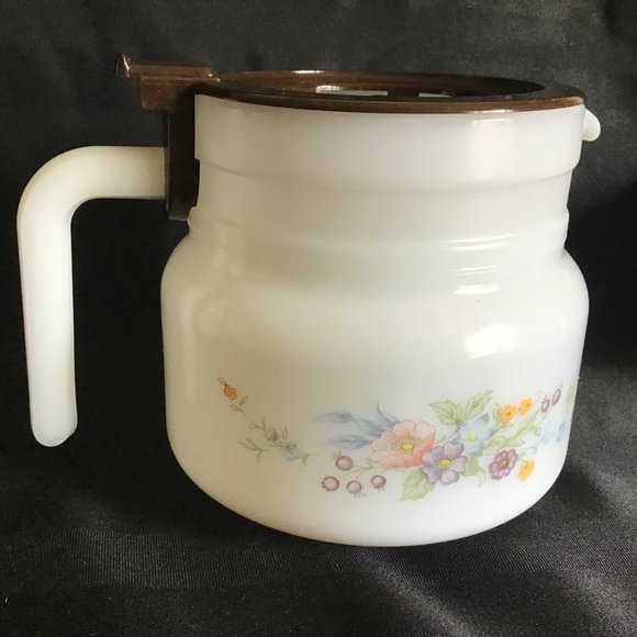 Milk Glass Coffee Pot Vintage Made in France - Picture 2 of 4